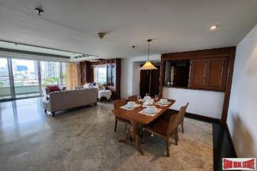 Suan Phinit Place  Spacious 2-Bedroom Condo with Beautiful Views, Chong Nonsi