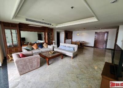 Suan Phinit Place - Spacious 2-Bedroom Condo with Beautiful Views, Chong Nonsi