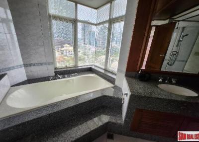 Suan Phinit Place  Spacious 2-Bedroom Condo with Beautiful Views, Chong Nonsi