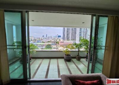 Suan Phinit Place - Spacious 2-Bedroom Condo with Beautiful Views, Chong Nonsi