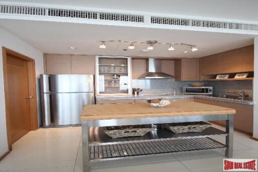 The Emporio Place - 2 Bedrooms and 2 Bathrooms For Rent, Sukhumvit, Bangkok