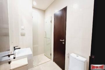 Le Luk Condo - Modern Two Bedroom Room Condo for Rent in Prakanong