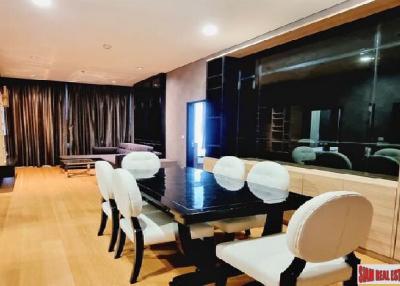 Le Luk Condo  Modern Two Bedroom Room Condo for Rent in Prakanong