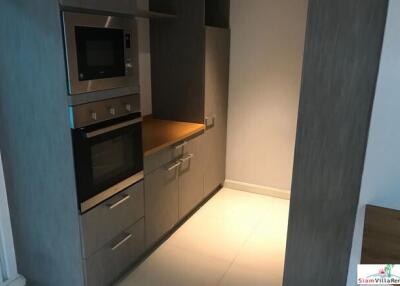 New Modern Three Bedroom Apartment with Easy Access to BTS Phloen Chit