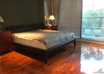 New Modern Three Bedroom Apartment with Easy Access to BTS Phloen Chit