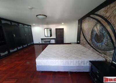 Large 2 Bed 180 sqm Pet Friendly Apartments with Great Facilities at Sukhumvit 26, Phrom Phong