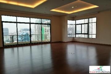 Supalai Elite Suan Plu - Four Bedroom with Views in the Central Business District of Silom