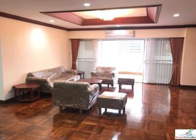 Rishi Court - Spacious 3 Bedroom, 3 Bath Apartment in Convenient Location Between Asoke & Nana BTS