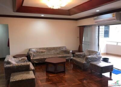 Rishi Court - Spacious 3 Bedroom, 3 Bath Apartment in Convenient Location Between Asoke & Nana BTS
