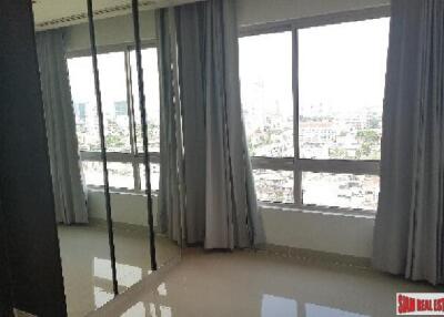 The Loft Yenakart - Nice Two Bedroom Condo with City Views For Rent in Sathorn