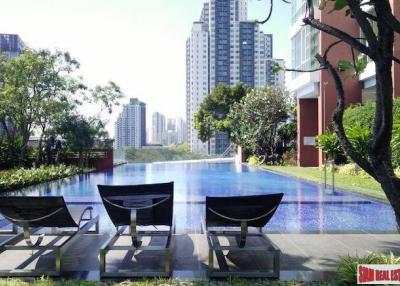 Fullerton Sukhumvit  Spacious, Sunny & Newly Renovated Two Bedroom for Rent in Ekkamai - Pet Friendly