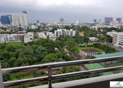 Charoenjai Place - Spacious Three Bedroom with City and Garden Views in Ekkamai