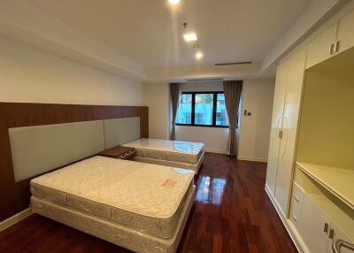 Shanti Sadan - Extra Large Three Bedroom + 1 Study room Condo for Rent in Thong Lo