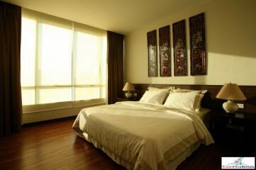Contemporary Three Bedroom Condo Conveniently Located on Sukhumvit 55