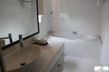 GM Service Apartment - Comfortable Two Bedroom Serviced Apartment with City Views in Phrom Phong.