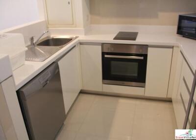 GM Service Apartment - Comfortable Two Bedroom Serviced Apartment with City Views in Phrom Phong.