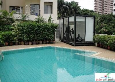 Sathorn Crest - Stunning Three Bedroom Condo just a Short Stroll to Lumpini MRT Station