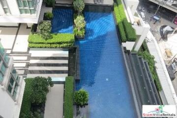 Nusasiri Condominium - Modern Two Bedroom Condo for Rent Connected to BTS Ekkamai on Sukhumvit 42