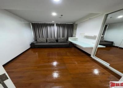 Grand Langsuan  3 Bed 2 Bath Corner Unit With Great Natural Light And Stunning City Views For Rent In Proximity To Multiple BTS Lines  Bangkok