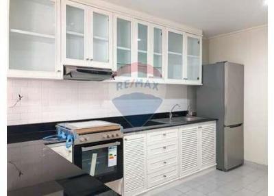 Spacious unit in the heart of Asok. - 920071066-57