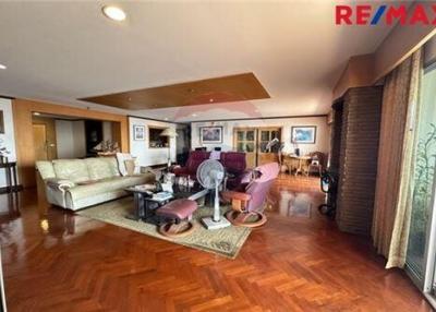 341 Sqm., 3 Beds Condo listed for ฿ 24,500,000.