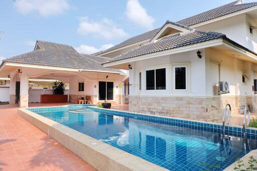 5 bedroom House in Impress House East Pattaya