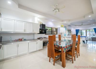 6 Bed House For Rent In Jomtien - Not In A Village