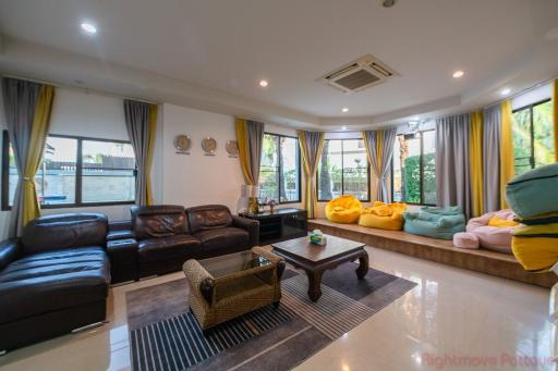 6 Bed House For Rent In Jomtien - Not In A Village