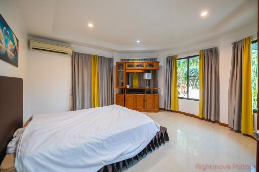 6 Bed House For Rent In Jomtien - Not In A Village