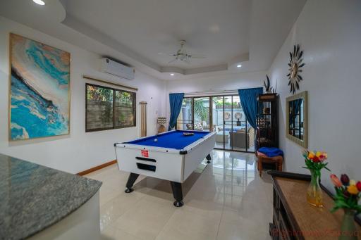 6 Bed House For Rent In Jomtien - Not In A Village