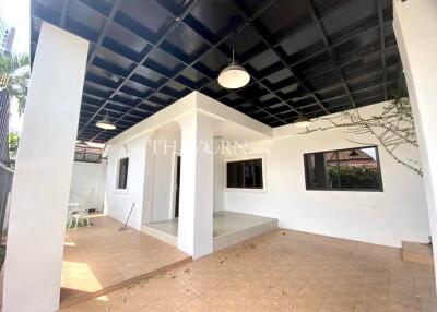 House For sale 5 bedroom 250 m² with land 212 m² in Grand T.W. Home 2, Pattaya