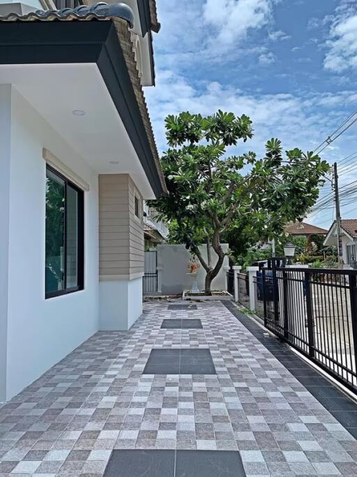 195 ตรม., 5 ห้องนอน, 3 ห้องน้ำ บ้าน ราคา ฿ 3,690,000