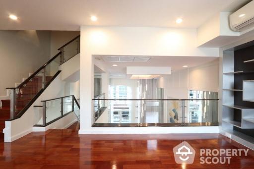 4-BR Townhouse near MRT Khlong Toei