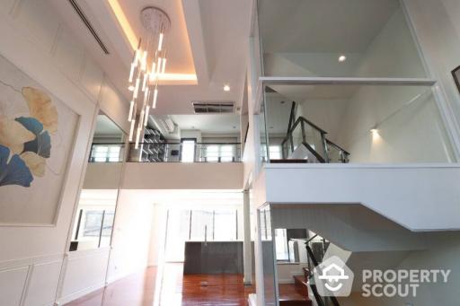 4-BR Townhouse near MRT Khlong Toei