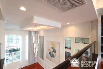 4-BR Townhouse near MRT Khlong Toei