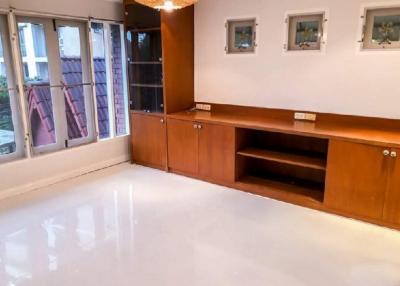 4 Bed Townhouse For Rent or Sale in Thonglor BR8752TH