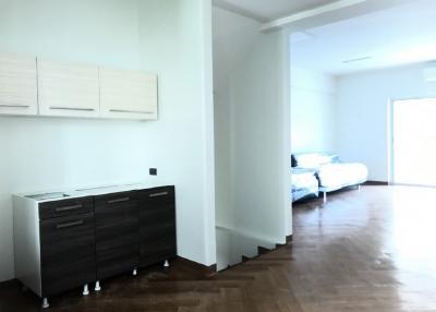 3 Bedroom Townhouse For Rent & Sale in Thonglor