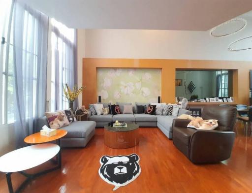 4 Bedroom Townhouse For Sale in Baan Klang Krung Thonglor