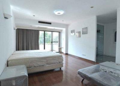 4 Bedroom Townhouse For Rent in Phrom Phong