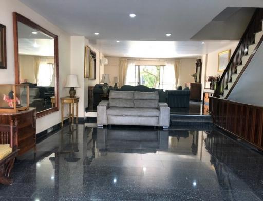 3 Bedroom Townhouse in Baan Suan Kasemsuwan On Nut