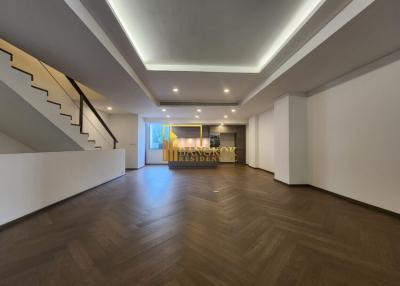 The Pillar  2 Bedroom Townhouse in Phra Khanong