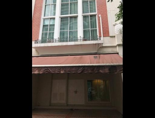 Baan Klang Krung Thonglor  4 Bedroom Townhouse For Sale