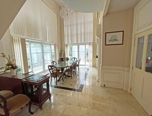 Ladawan Na Chaophraya  4 Bedroom Townhouse Near Riverside