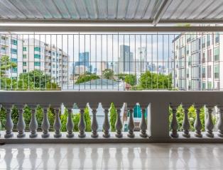 6 Bedroom Townhouse For Rent in Sathorn