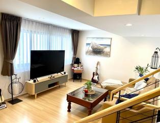 Shizen Pattanakarn  Beautiful 3 Bedroom Townhouse For Rent