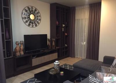 Noble Refine  Large and Nicely Decorated Two Bedroom Condo Near Major Phrom Phong Shopping & BTS
