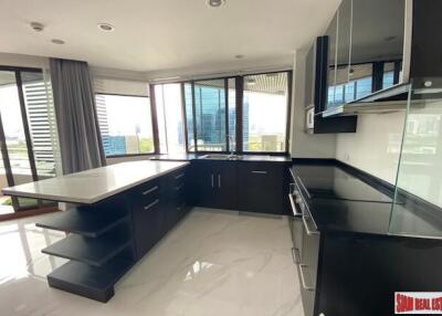 Lake Avenue  Extra Large Two Bedroom with Park View for Rent in Asok