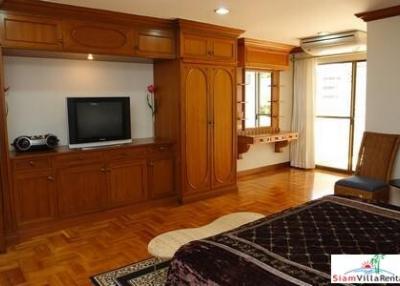 G.M. Mansion  Pet friendly 4 Bedroom, 5 bathroom, 450 sqm of Absolute Luxury - Sukhumvit 30