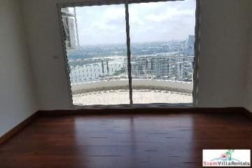 Supalai Prima Riva  Luxurious and Very Spacious Four Bedroom with Fantastic Chao Phaya River Views in Chong Nonsi