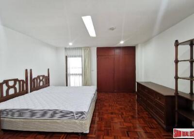 Spacious 3 Bedrooms and 3 Bathrooms Condominium for Rent in Phrom Phong Area of Bangkok